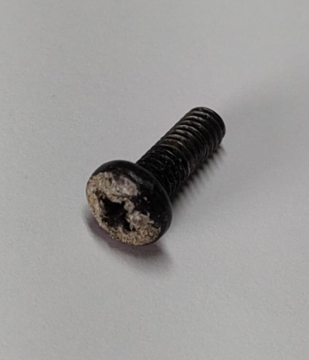TITAN IMPACT 440 700-139 SCREW, STL, PHILHD, 8-32X1/2" (USED)