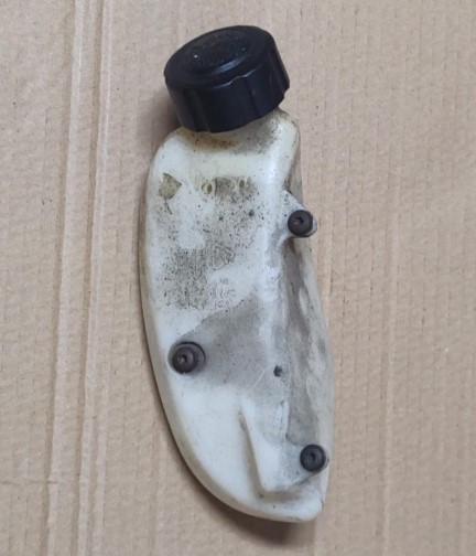HOMELITE UT09526 310752028 Fuel Tank Assy With Cap (Used)