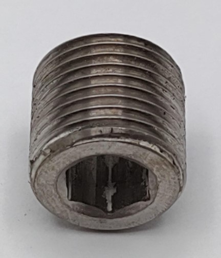 TITAN IMPACT 440 13481 Outlet Valve Retainer (Used)