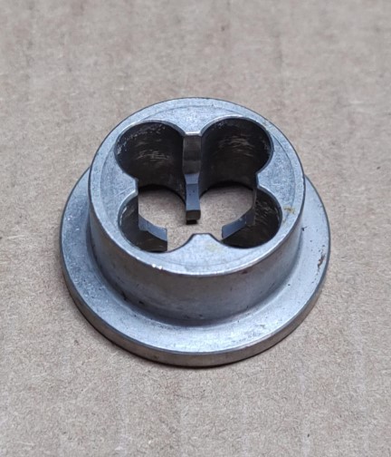 GRACO 390 15C011 Ball Cage (Used)