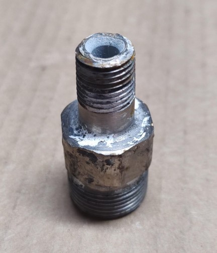 GRACO 390 17C231 Pump Fitting 1/4 Npt (Used)