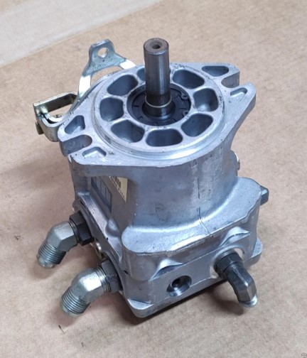 WRIGHT STANDER 31490005 HYDRO PUMP RIGHT (USED)