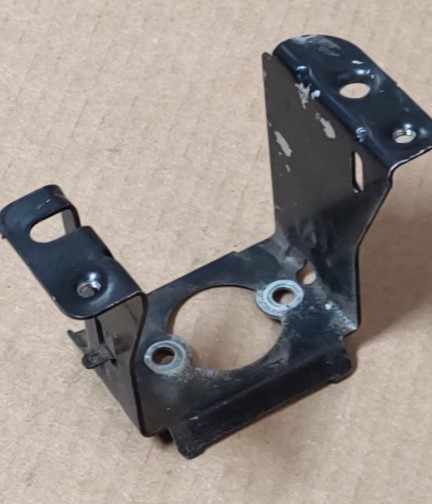Briggs & Stratton 104M02-0131-F 593330 Mounting Bracket (Used)
