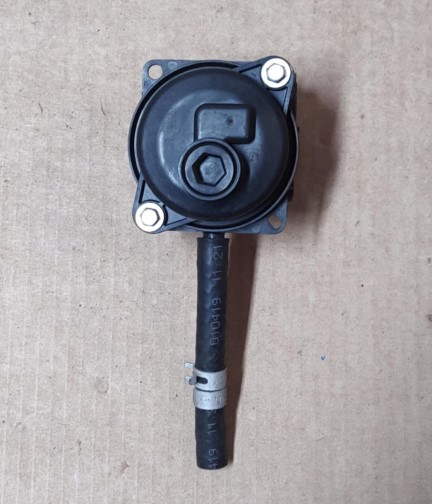 Briggs & Stratton 104M02-0131-F 596505 Carburetor (Used)