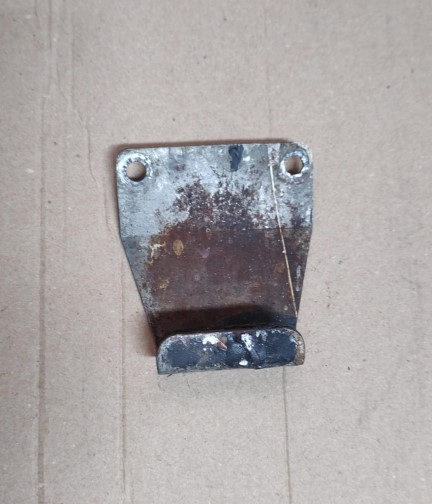 TITAN IMPACT 440 704-304-U Pail Bracket (Used)