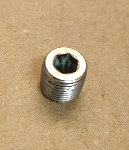 TITAN IMPACT 440 704-587-U Retainer (Used)