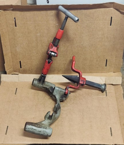 RIDGID THREADER Kit for 300 Pipe Threading Machine 1/2"-2" (Used)